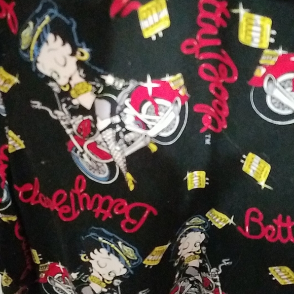 2X Women's Betty Boop Shirt - Picture 2 of 5
